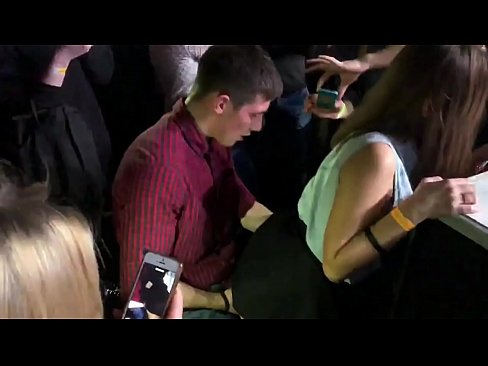 ❤️ Pravi seks u ruskom noćnom klubu. 18-godišnja Ruskinja u anusu i vagini pojebana u noćnom klubu ❤️ Analni porno na bs.porngipfy.ru ️❤